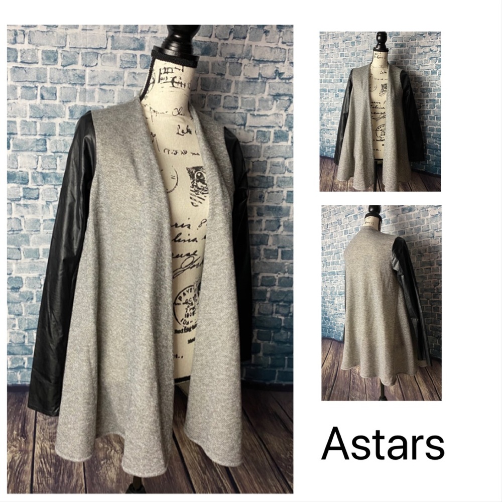 🙂🙂Astars gray S sweatshirt cape faux leather